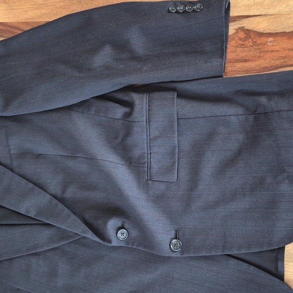 Austin Reed 100% Wool Two Button Blazer - Picture 4 of 17